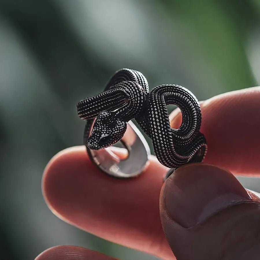 Obsidian Venin Snake Ring