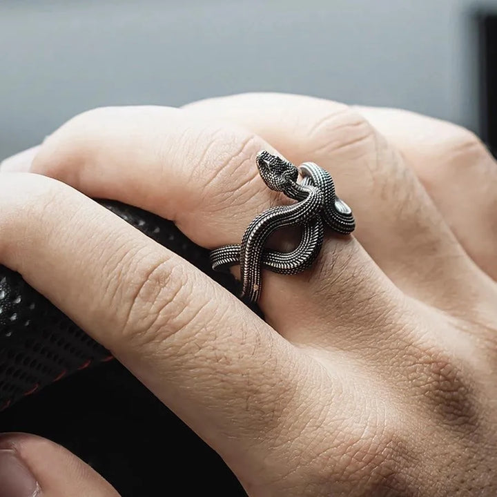 Obsidian Venin Snake Ring
